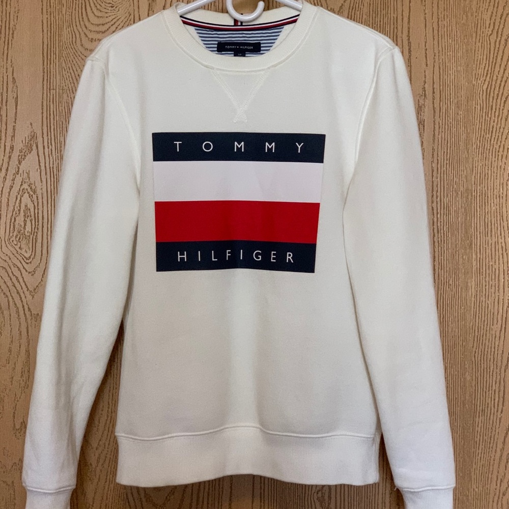 Tommy Hilfiger logo sweater